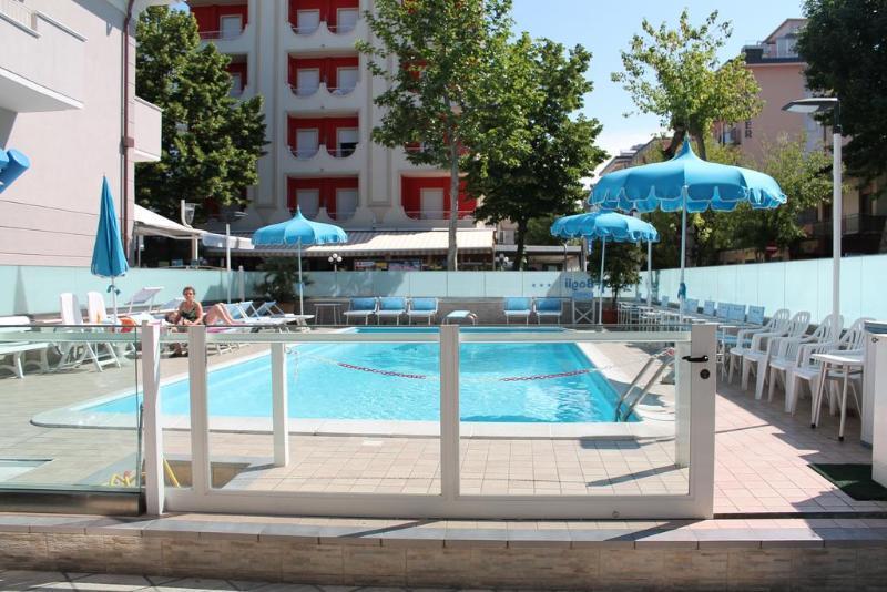 רימיני Hotel Bagli מראה חיצוני תמונה