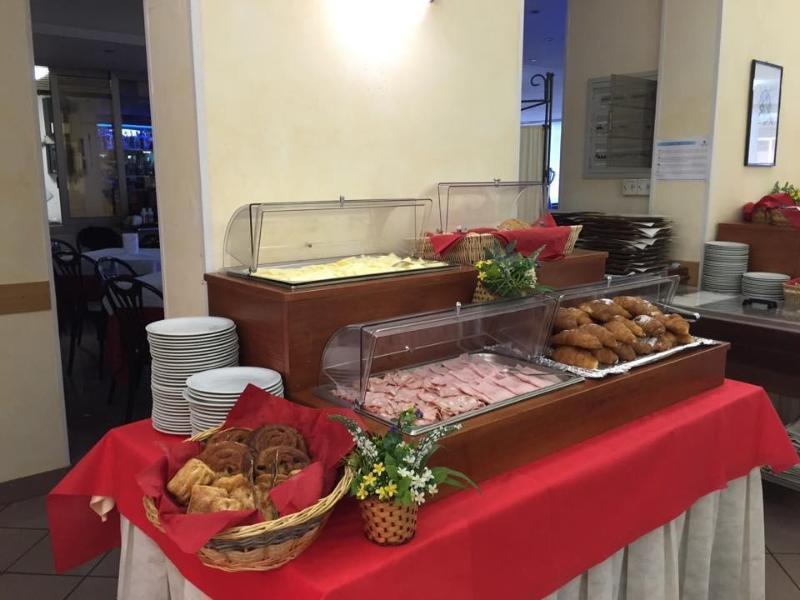 רימיני Hotel Bagli מראה חיצוני תמונה