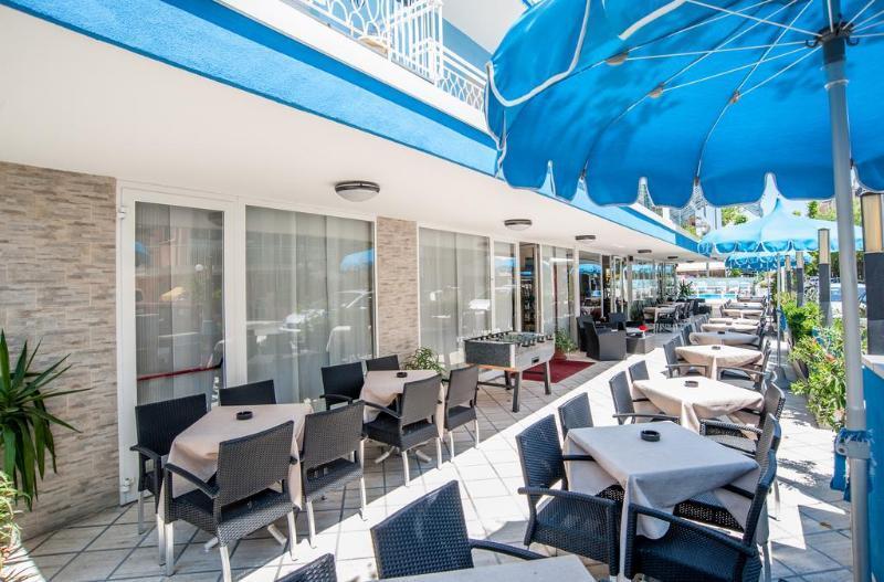 רימיני Hotel Bagli מראה חיצוני תמונה