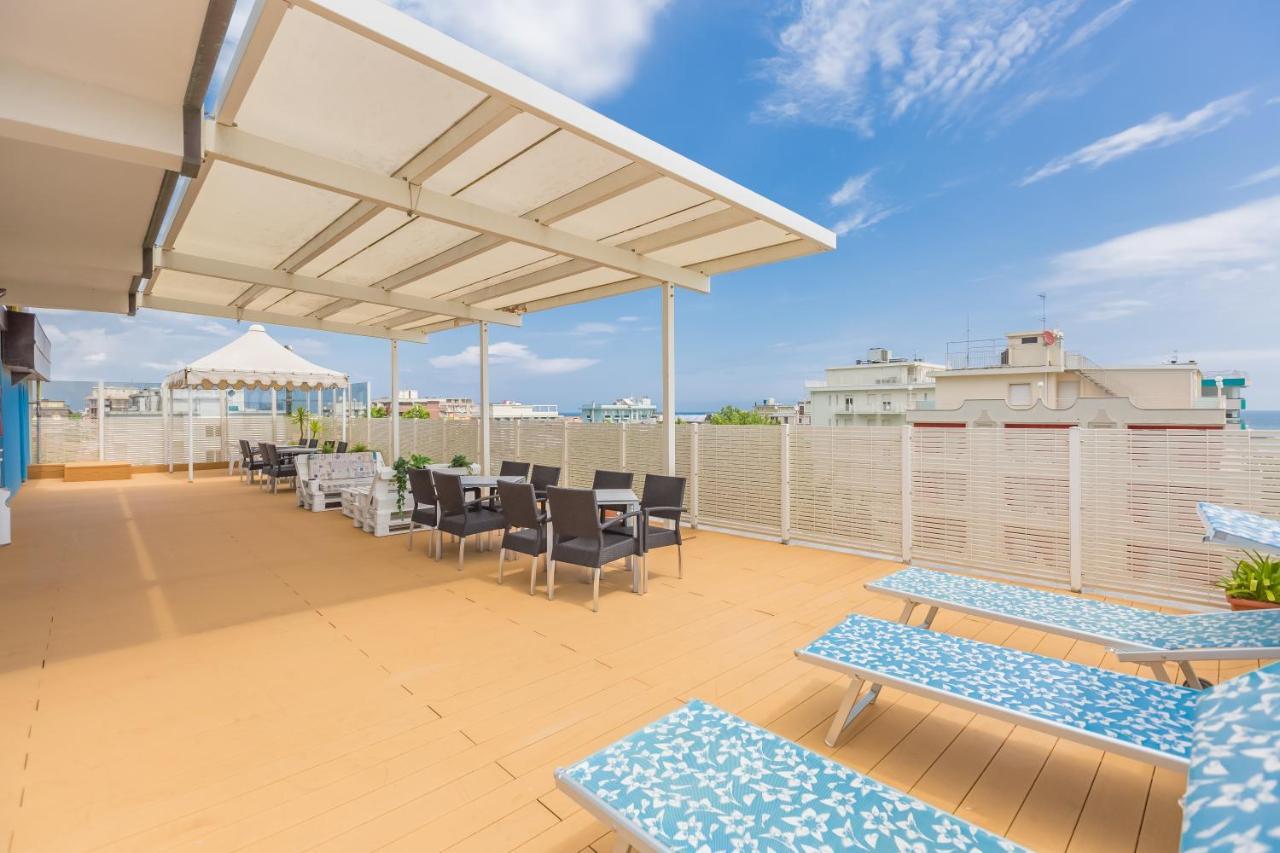 רימיני Hotel Bagli מראה חיצוני תמונה