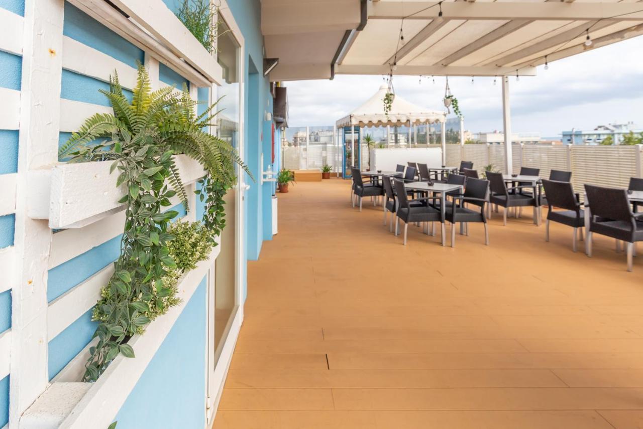 רימיני Hotel Bagli מראה חיצוני תמונה