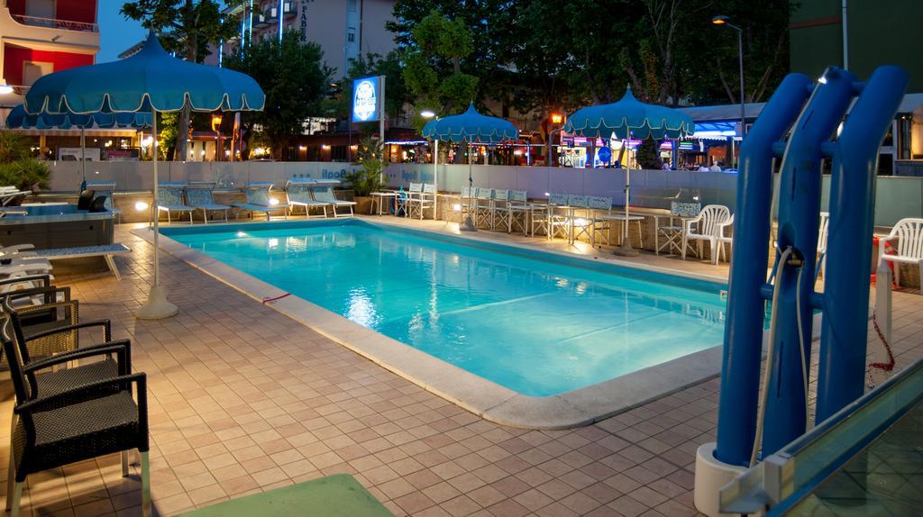 רימיני Hotel Bagli מראה חיצוני תמונה