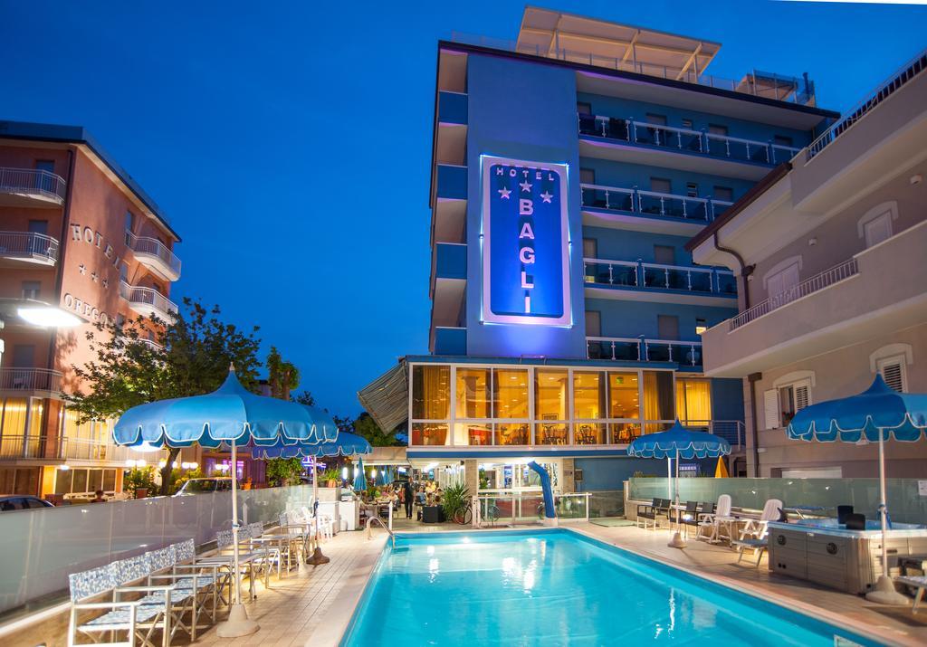 רימיני Hotel Bagli מראה חיצוני תמונה