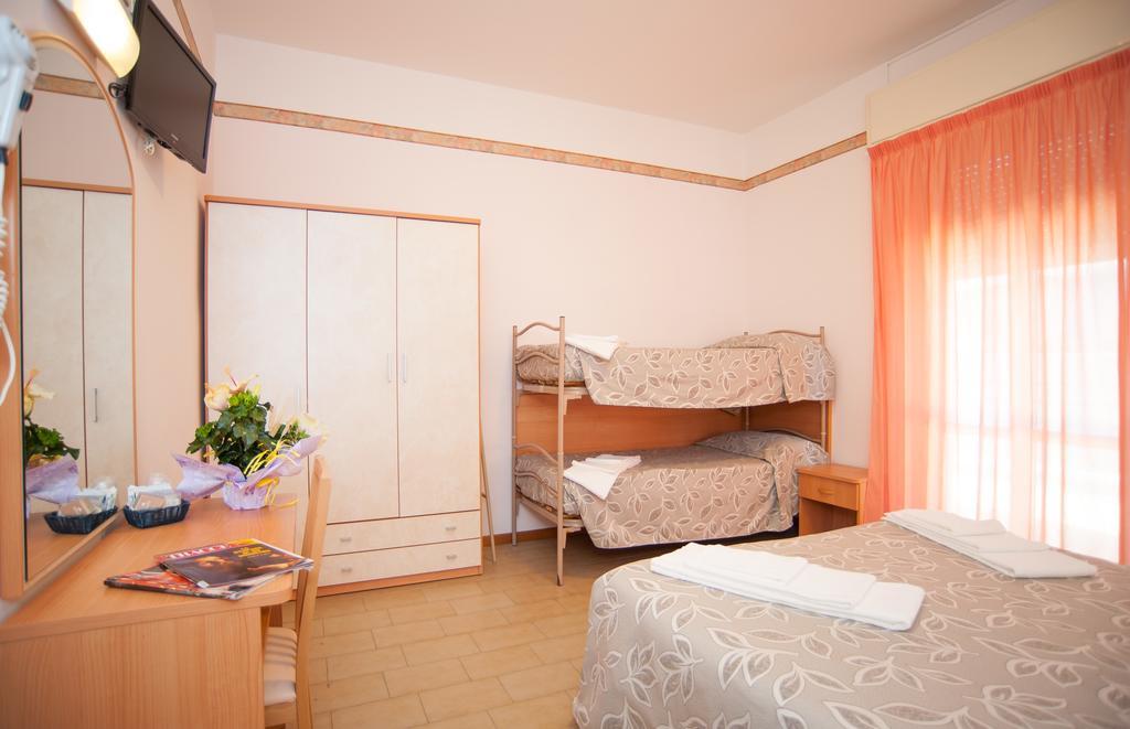רימיני Hotel Bagli חדר תמונה